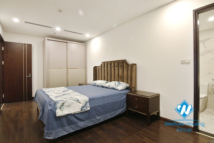 Apartment 3 bedroom for rent in 44 Yen Phu Building 